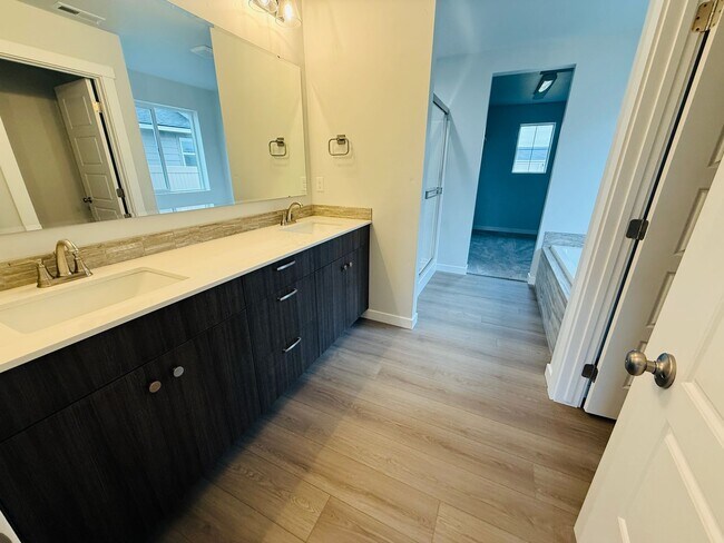 Building Photo - Brand New 4 Bedroom Home for Rent in SW Meridian!