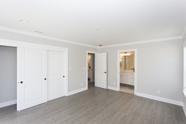 Building Photo - Newly Remodeled 3 Bedroom House by La Joll...