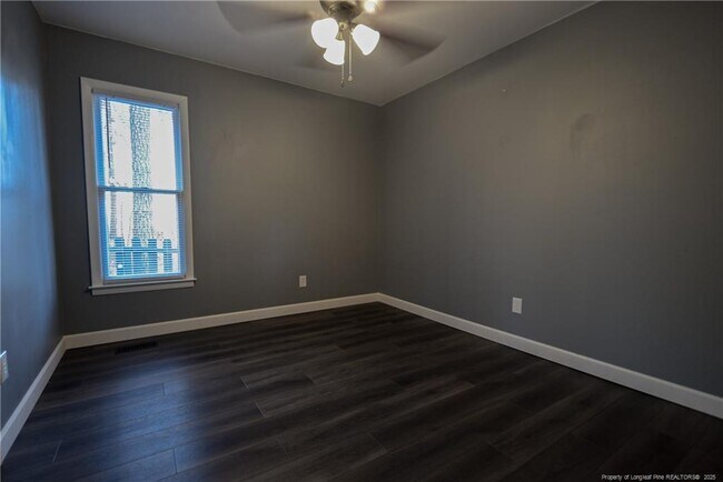 Building Photo - 5572 Nix Rd