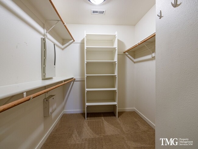 Building Photo - Beautiful 4br/2.5ba House with office, fenced yard, 2 car garage and AC