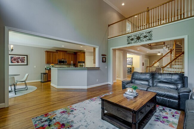 Building Photo - 1306 Camelot Bay