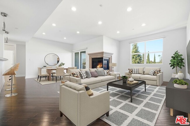 Building Photo - 4424 Whitsett Ave