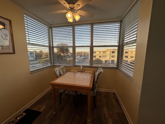 Building Photo - 2 Bedroom 2 Bathroom direct ocean condo