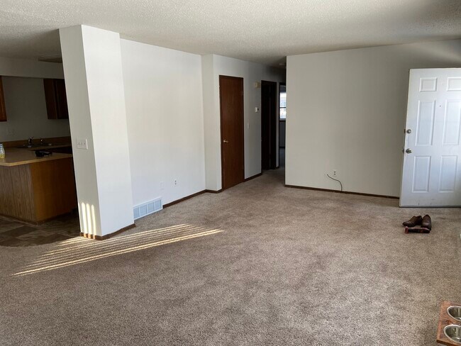 Building Photo - 3101 Westgate Dr S