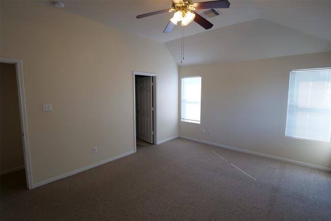 Building Photo - 5042 Oak Stand Ct