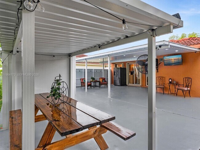 Building Photo - 7879 NW 193rd Ter