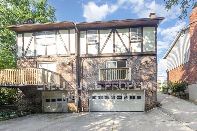 Building Photo - 4606 Glenway Ave