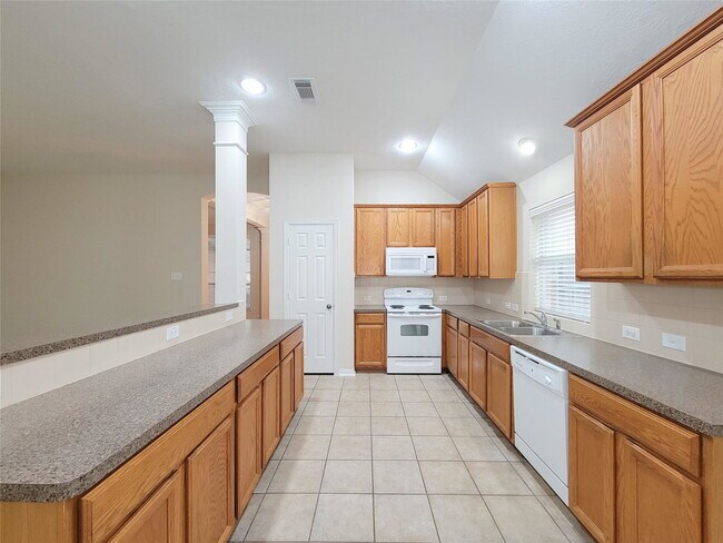 Building Photo - Haley Court, Pearland, TX 77584 - 3 BR 2.5 BA single-family home
