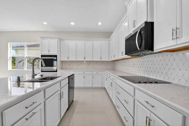 Building Photo - 15120 Wildwood Cir