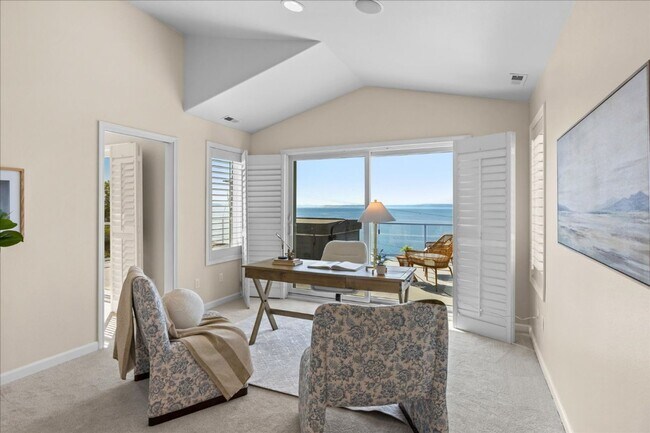 Building Photo - 5Bd/3.5Ba Shoreline House