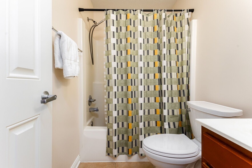 Building Photo - 433 Abbey St