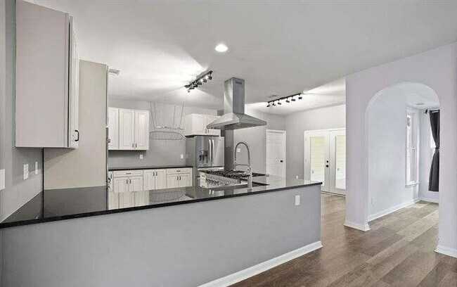 Building Photo - 3520 Mystic Dr