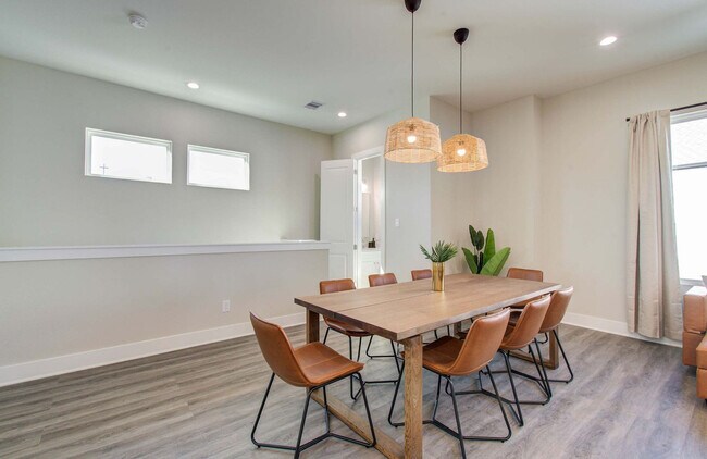 Building Photo - 8320 Curry Rd