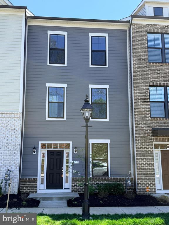 Building Photo - 315 Willis St