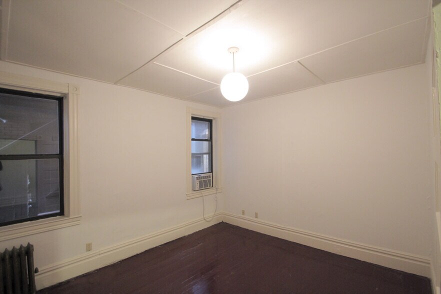 Building Photo - 405 Peebles St