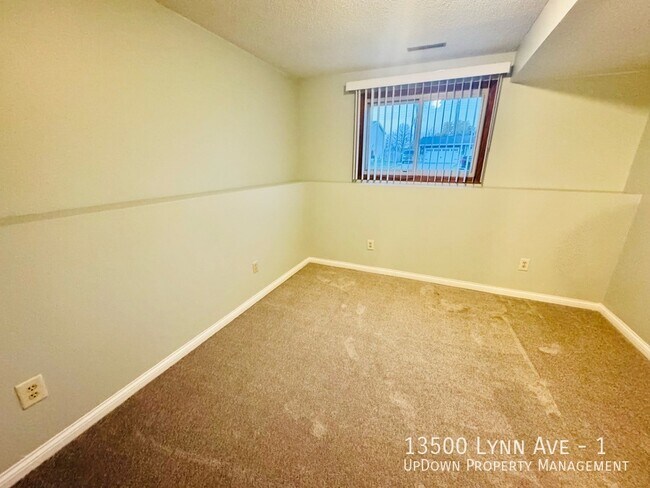 Building Photo - 13500 Lynn Ave