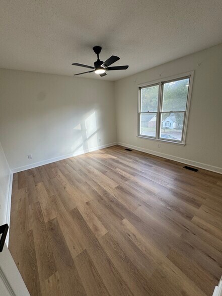 Building Photo - 1821 Swann St