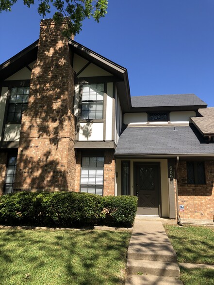 Primary Photo - 609 Windgate Ct