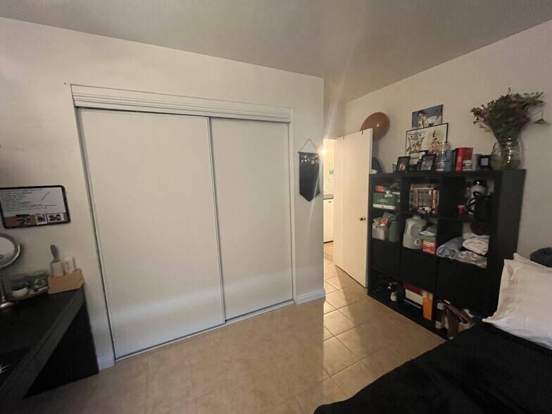 Building Photo - 8695 Belfast Cir