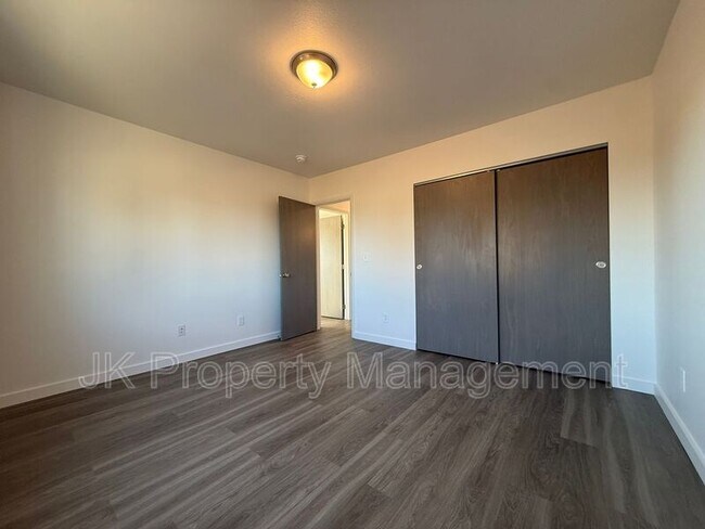 Building Photo - 3440 11th Ave S