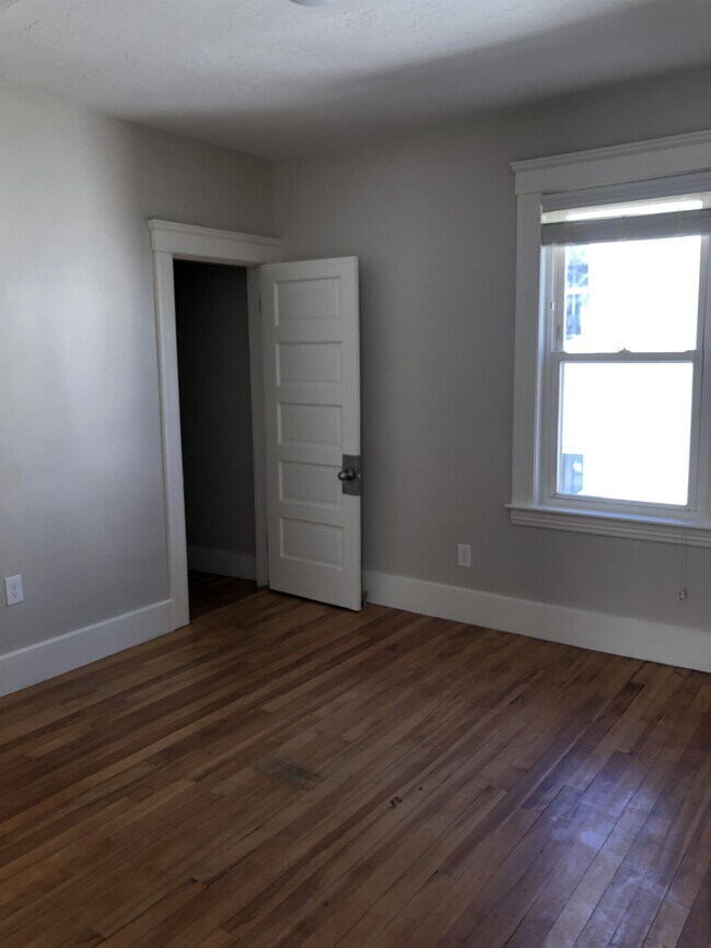 Building Photo - 7 Plantation St