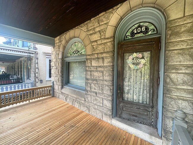 Building Photo - 406 Windsor St
