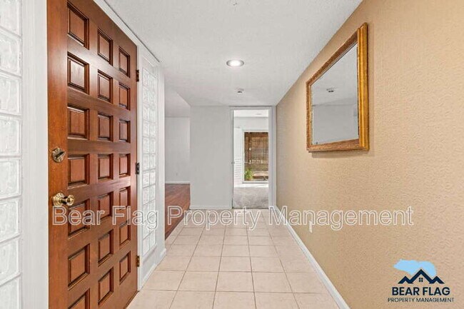 Building Photo - 7919 Ridgemont Dr