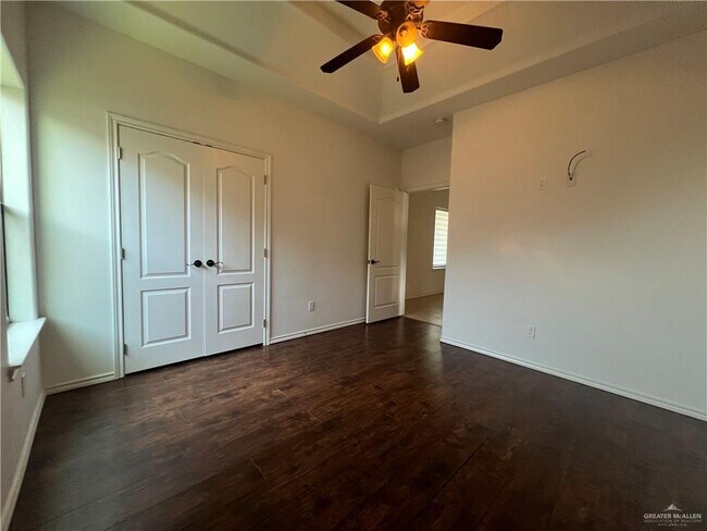 Building Photo - 1616 W Garfield Ave