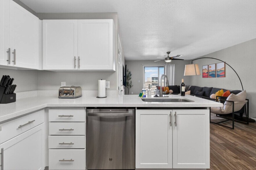 Building Photo - 15164 N 140th Dr