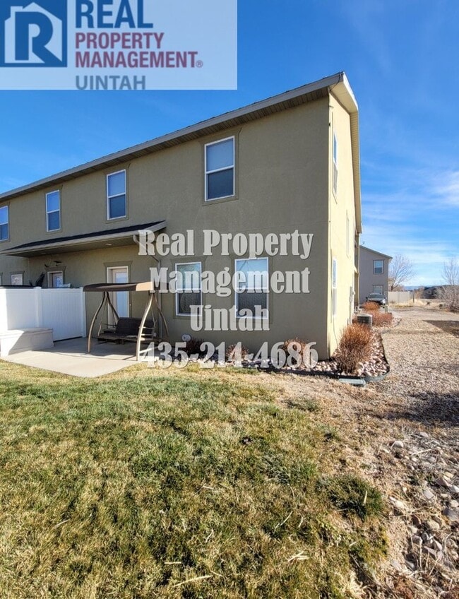 Building Photo - Beautiful 3 bed 2.5 bath Split Mountain Condo.