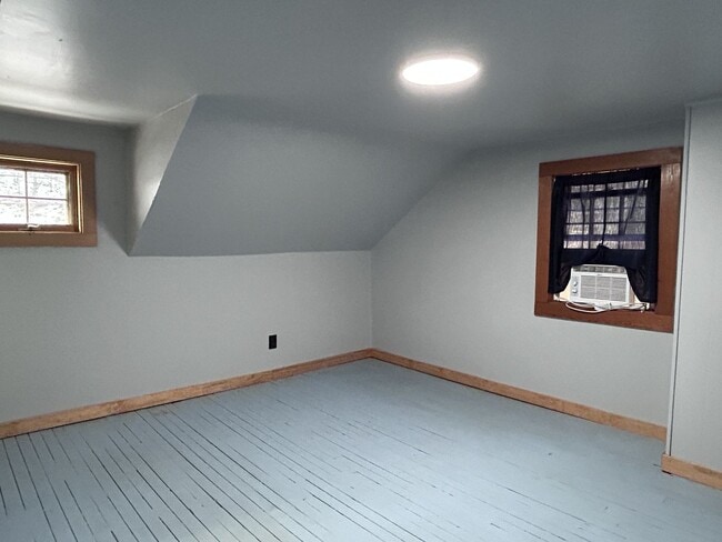 Building Photo - Creekside Cottage Living with Bonus Studio Space