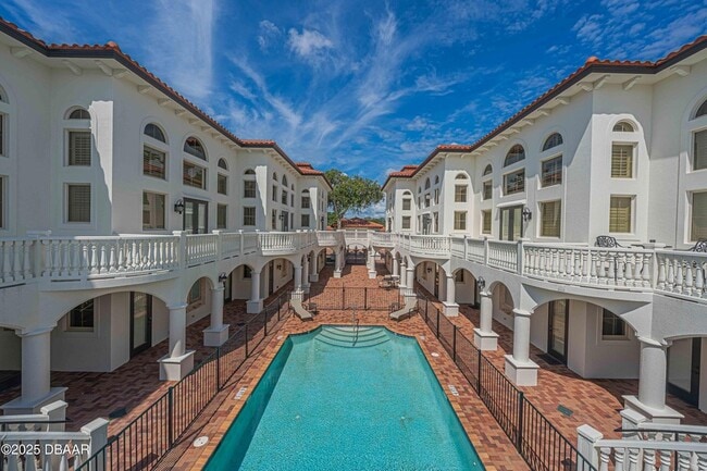 Building Photo - 5090 Riverside Dr