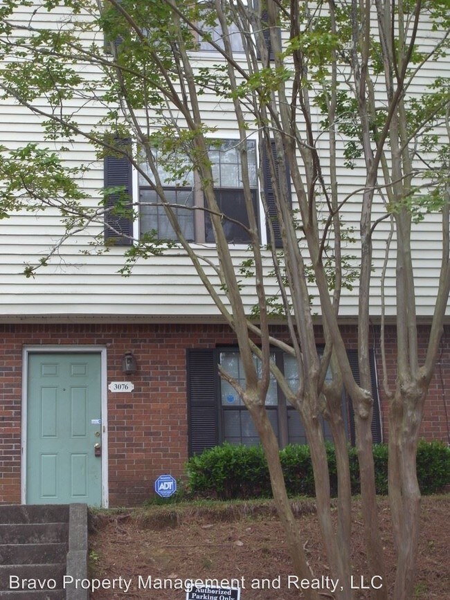 Building Photo - 3072-3078 Destin Cir