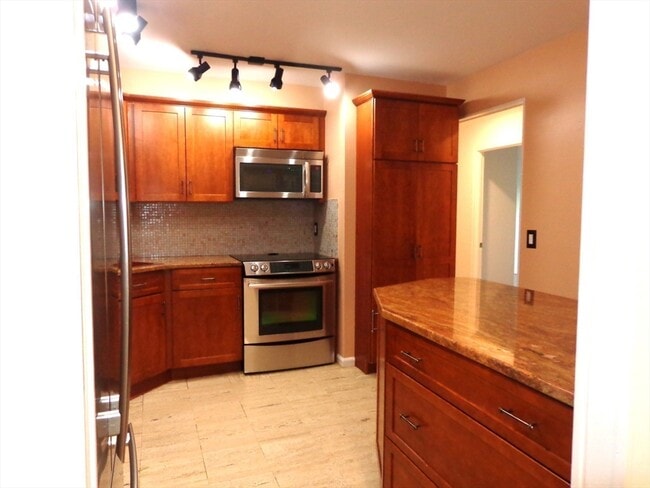 Building Photo - 151 Coolidge Ave