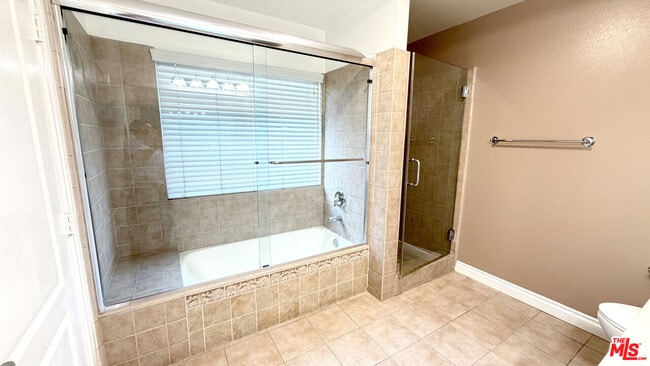 Building Photo - 956 S Wilton Pl