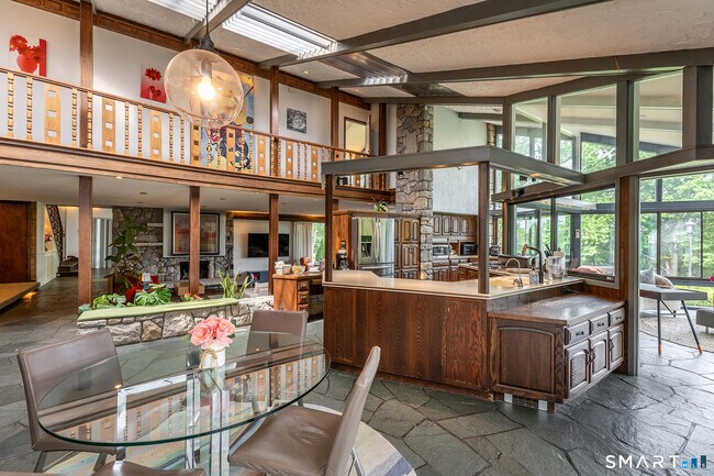 Building Photo - 250 Westledge Dr