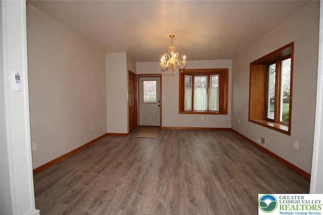 Building Photo - 513 Cattell St