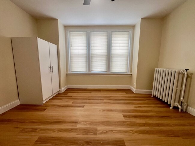 Building Photo - Newly Renovated 3-Bed Townhome in West Passyunk! Available NOW!