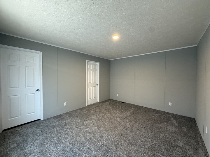 Building Photo - 10610 State Rte 762