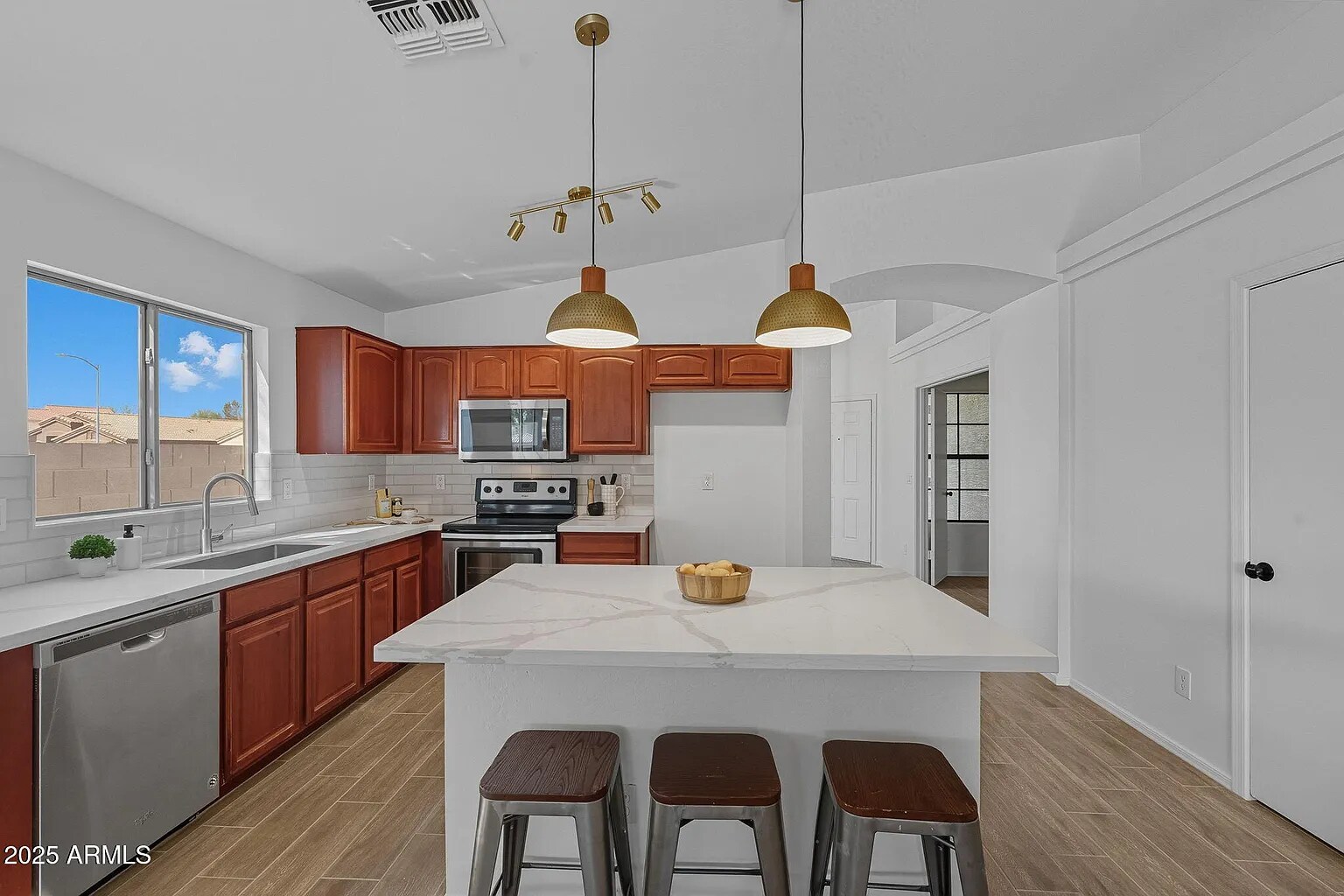 Building Photo - 2148 N Santiana Pl