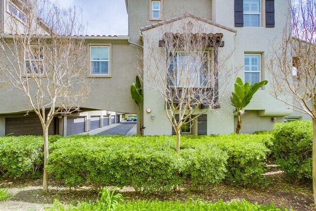 Building Photo - Spacious 3 Bed / 3 Bath Townhome with 2-Car Garage in Gated San Marcos Community