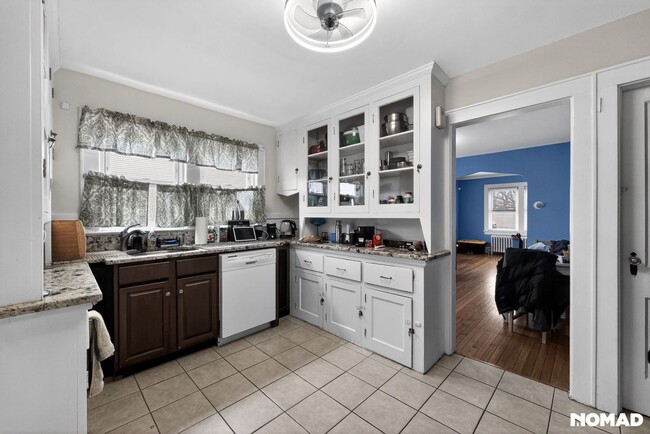 Building Photo - 96 Kenwood Ave