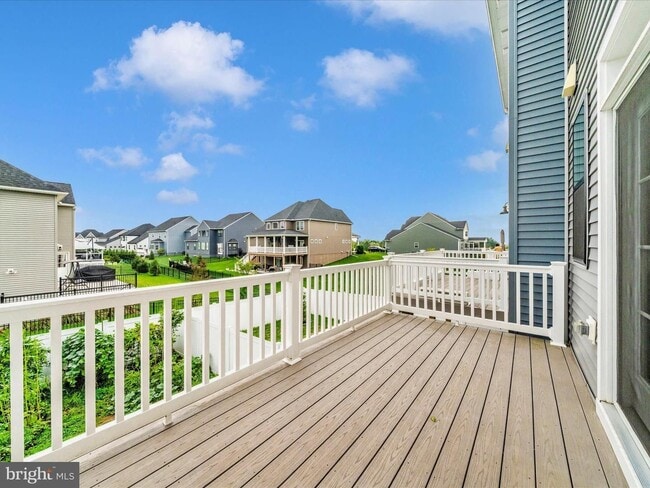Building Photo - THREE LEVEL TOWN HOUSE IN KELLERTON