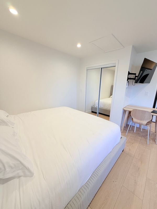 Building Photo - 9966 Pacific Ave