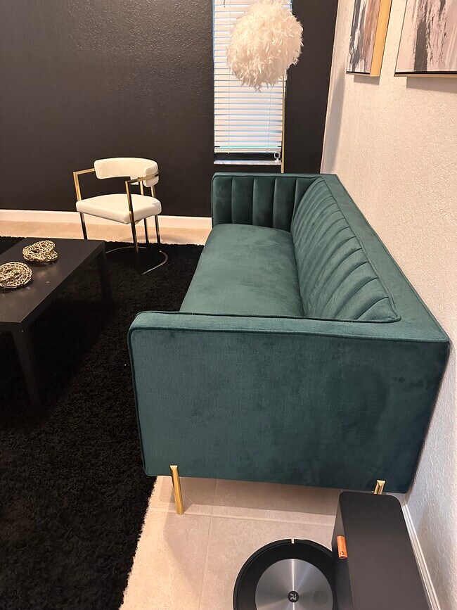 Building Photo - 10120 Verona Manor