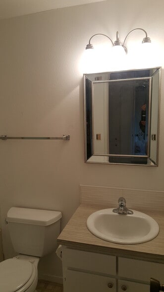 Building Photo - 523 white cloud dr