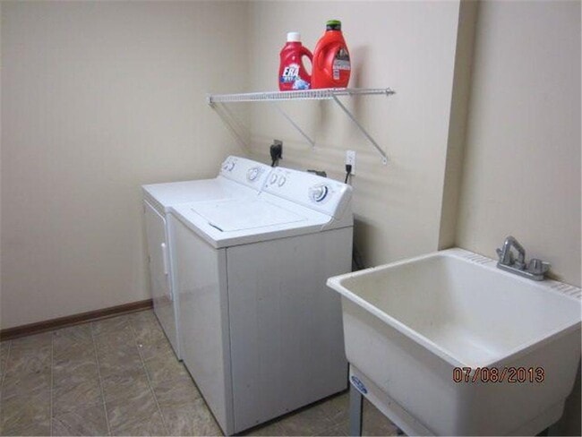 Building Photo - 5073 Dunkirk Pl N