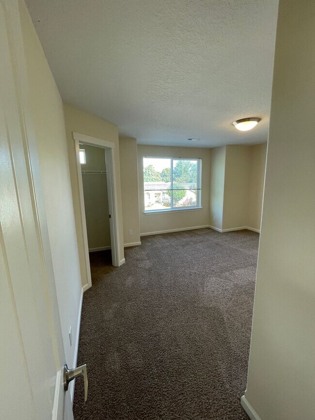 Building Photo - 419
