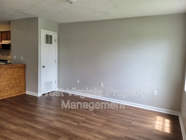 Building Photo - 3751 Summerlee Rd