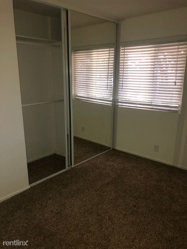 Building Photo - 3 br, 2 bath Condo - 341 E Surfside Dr